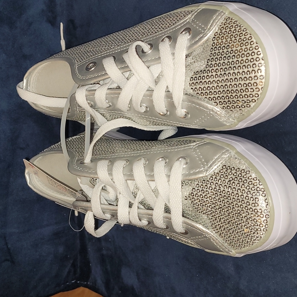 New GOTTA FLURT mini sequin styled sneaker set size 7.5(you get them both) - Picture 7 of 8